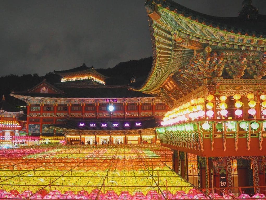 Instagrammable spots in South Korea temple lanterns