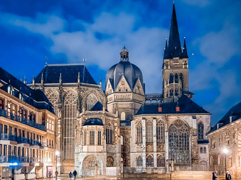 Aachen cathedral at night