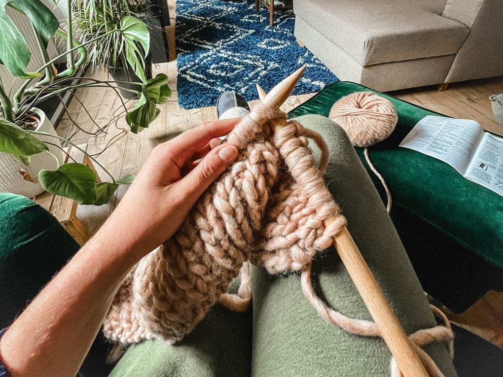 knitting while traveling